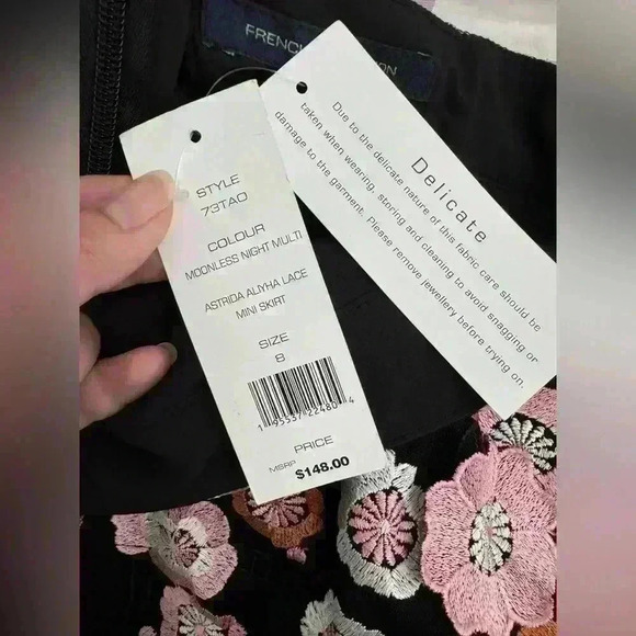 NWT French Connection Astrida Aliyha Floral Lace
Miniskirt Sz 8 in black pink - Picture 7 of 7